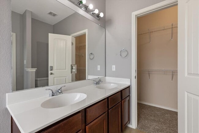 Building Photo - 108 Quarry Ln