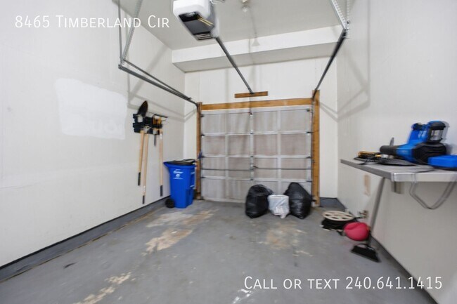 Building Photo - 8465 Timberland Cir