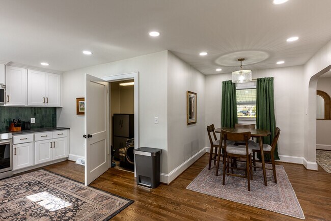 Building Photo - Wake up on Polo – Fully Furnished Home Nea...