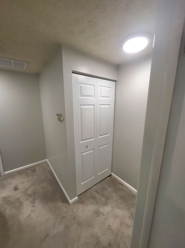 Building Photo - 47 Lucinda Ct