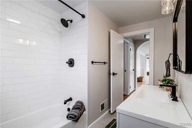 Building Photo - 63 Higby Rd