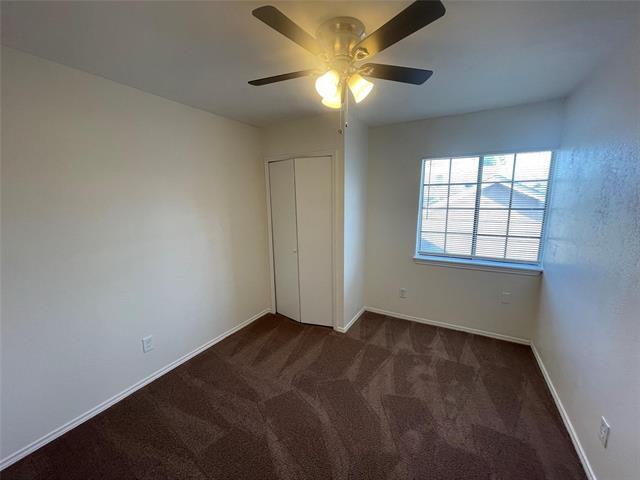 Building Photo - 821 Loganwood Dr