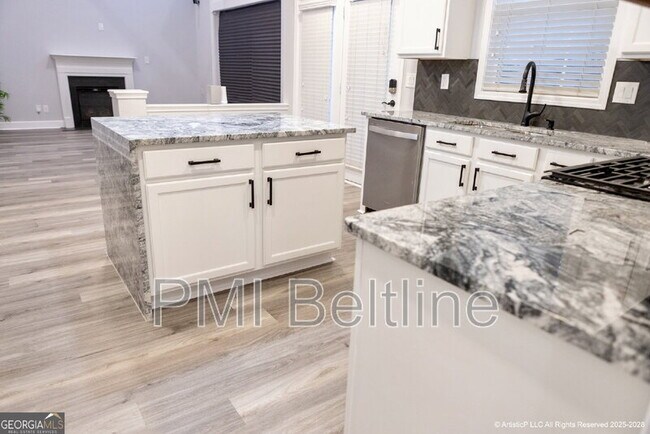 Building Photo - 4644 Creekside Cove