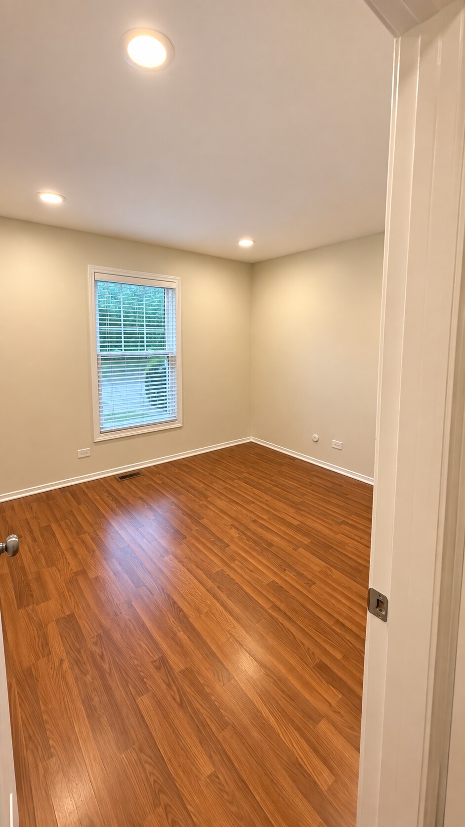 Building Photo - 306 Russet Way