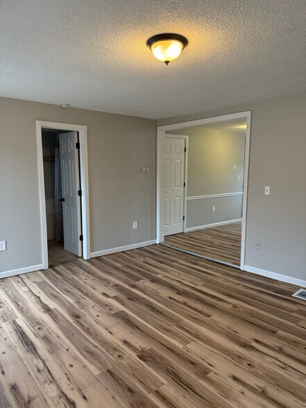 Primary Photo - 18-20-20 S Walnut St