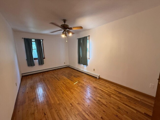 Building Photo - 82 Upton Dr