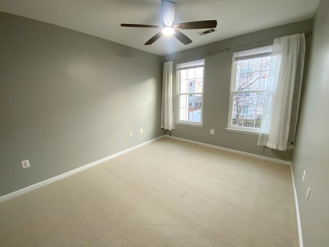 Building Photo - 2465 Army Navy Dr