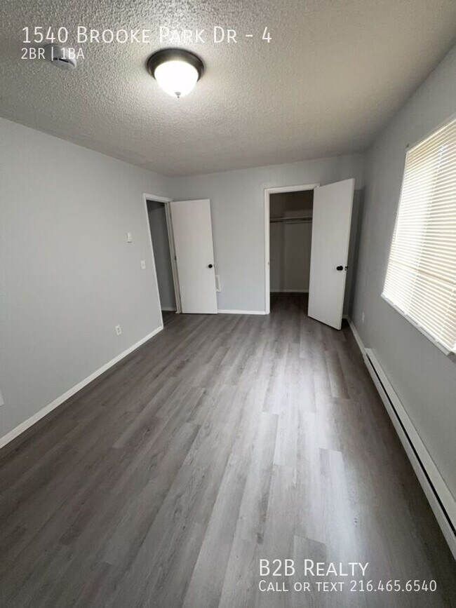 Building Photo - 1540 Brooke Park Dr