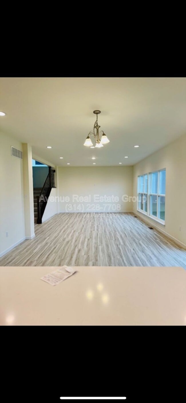 Building Photo - 928 Little Fieldstone Court