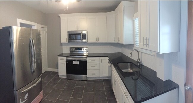 Building Photo - Modern remodeled home in Emmaus.