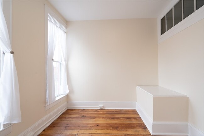 Building Photo - 178 Main St