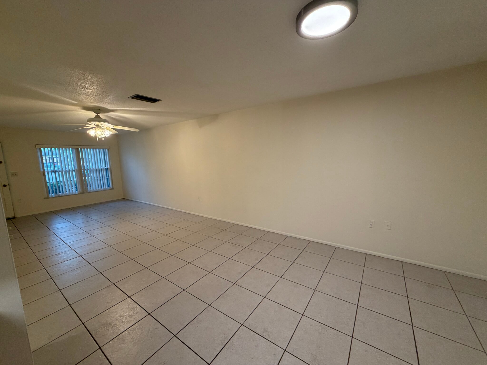 Building Photo - 516 Polaris Loop