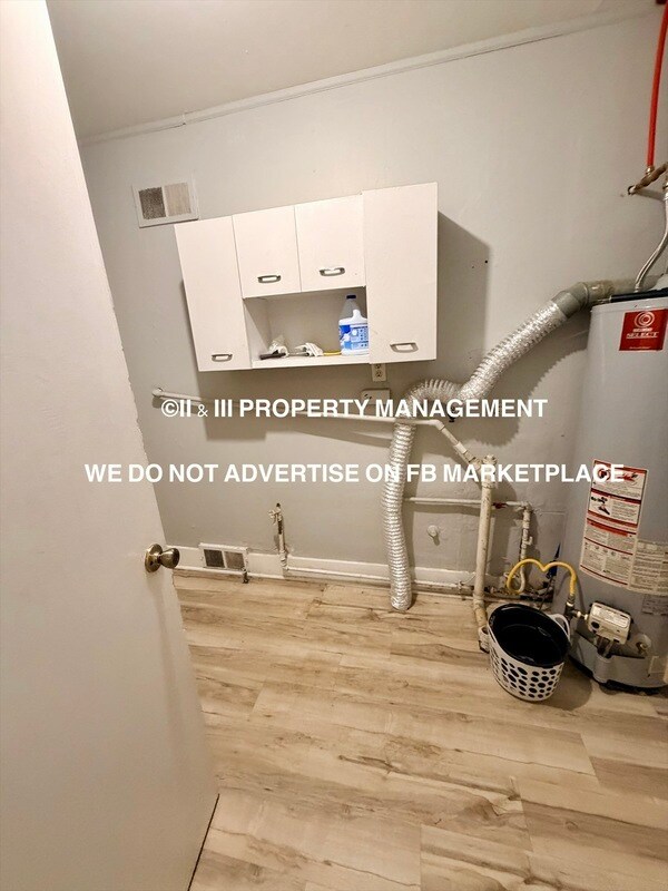 Building Photo - 4909 Woodend Ave