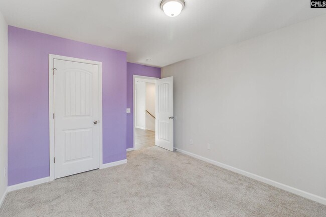 Building Photo - 246 Honey Hill Way