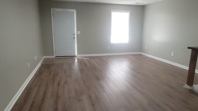 Building Photo - 1 month free!!! "Cozy 1-Bedroom Retreat  – Your Cozy Haven in Huntsville!"