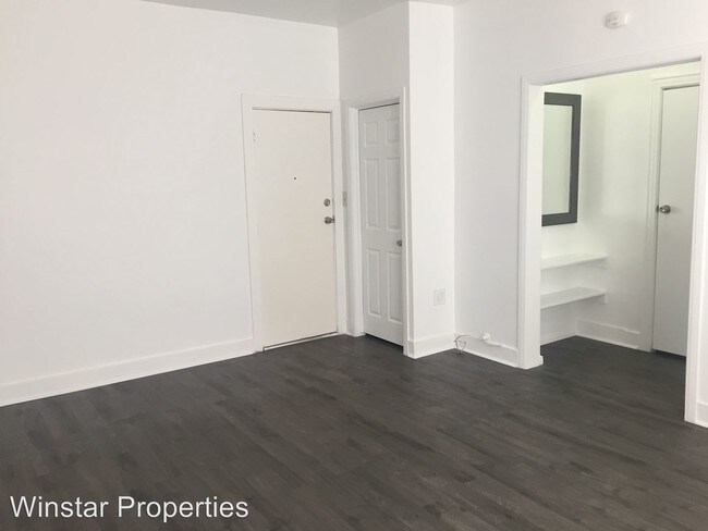 Building Photo - 1017 S Kingsley Dr