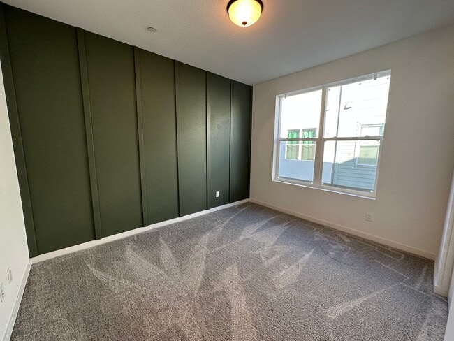Building Photo - Newer Construction - Multi-Level Home with...