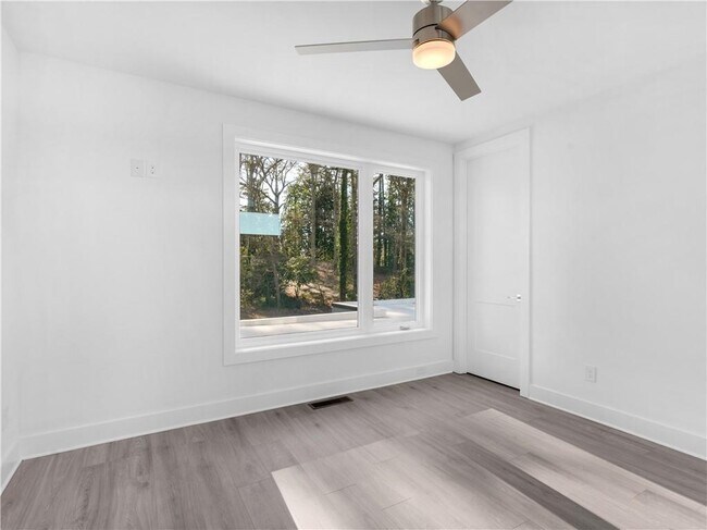 Building Photo - 3258 S Bay Dr