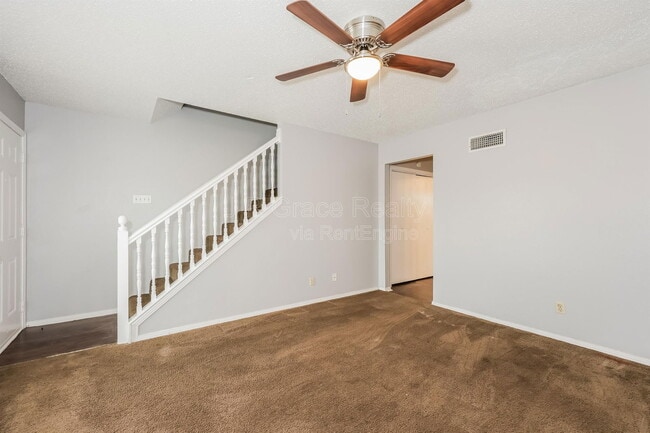 Building Photo - 5905 Shadydell Dr