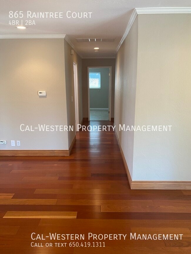 Building Photo - 865 Raintree Ct