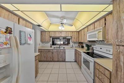 Building Photo - 2693 Sabal Springs Cir