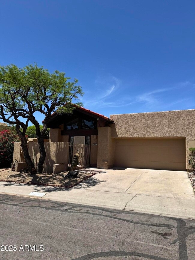 Building Photo - 11074 E Yucca St