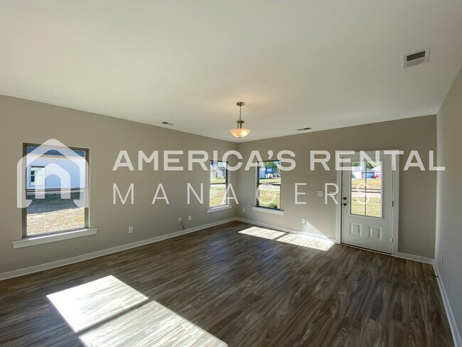 Building Photo - Home for Rent in Lincoln, AL!