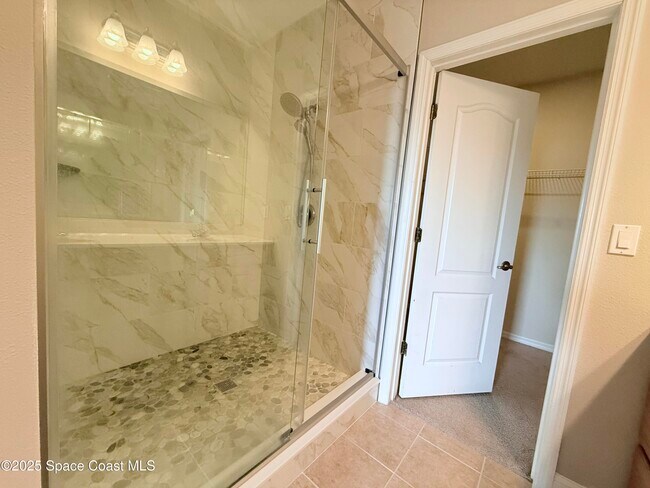 Building Photo - 3900 Playa Del Sol Dr