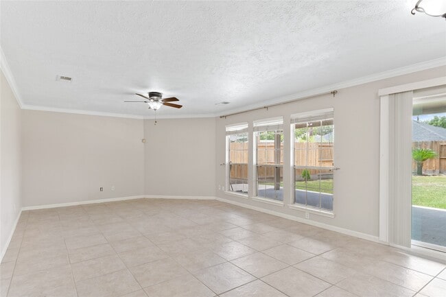 Building Photo - 11410 Meadowchase Dr