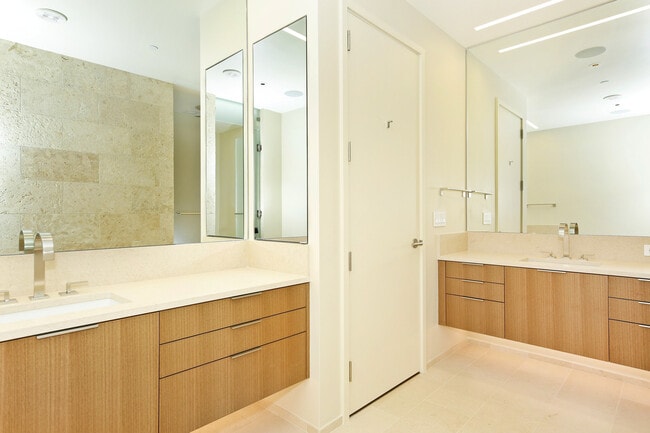 Building Photo - Luxurious Resort Lifestyle - Park Lane Ala...