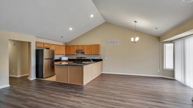 Building Photo - 5593 Stoney Pl N