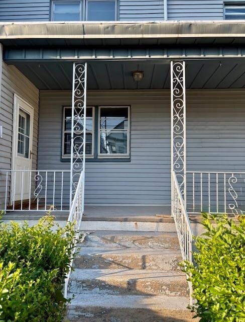 Building Photo - 742 Avenue A