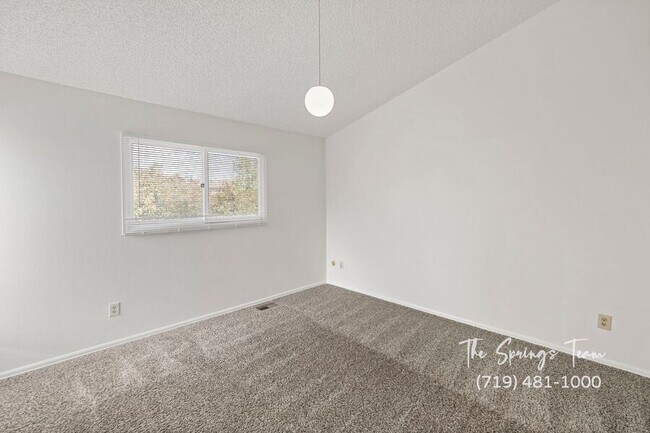 Building Photo - 5448 Fiesta Ln