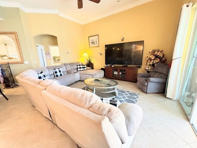 Building Photo - 855 SW Grand Reserves Blvd