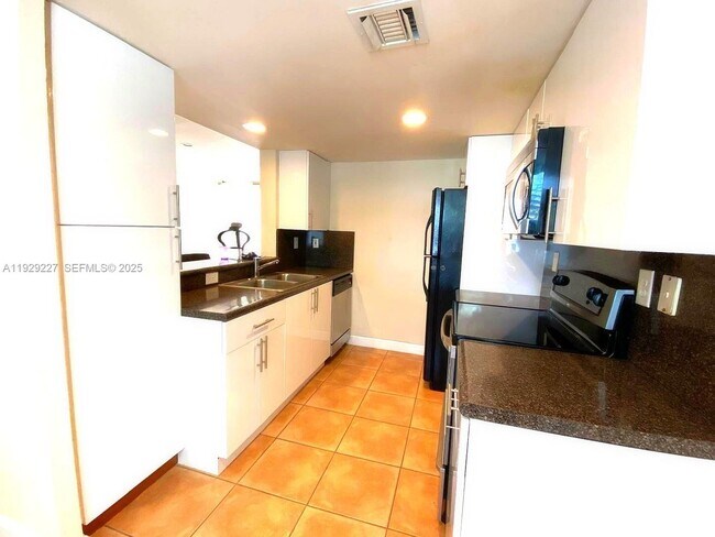 Building Photo - 4635 NW 97th Pl