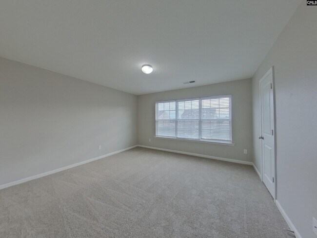 Building Photo - 750 Chariot Way