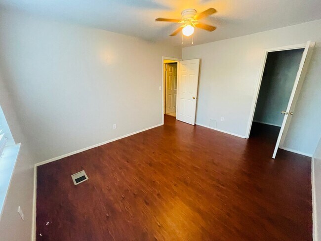 Building Photo - 1309 Access Rd