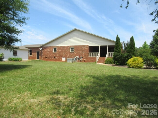 Building Photo - 7800 Cherry Point Dr
