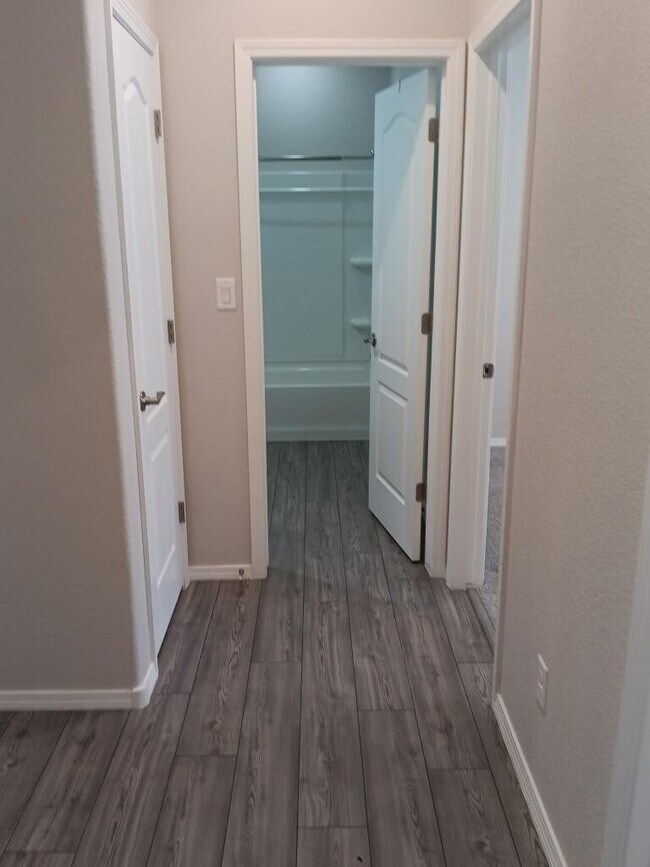 Building Photo - 1160 Vallecito Loop NW