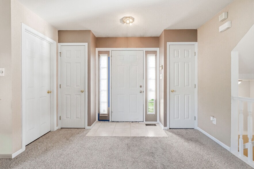 Building Photo - 327 Allens Ln