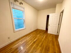 Building Photo - 733 Parker St