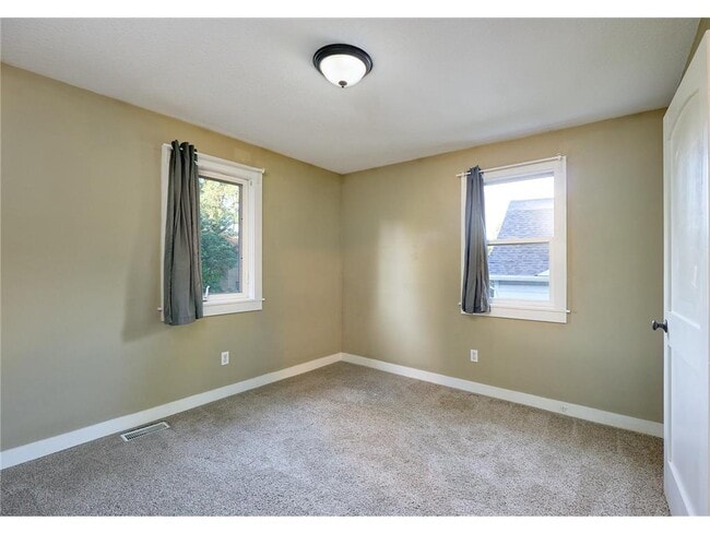 Building Photo - 2327 Cole Ave SE