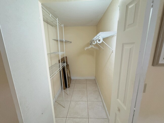 Building Photo - 301 Seville Dr