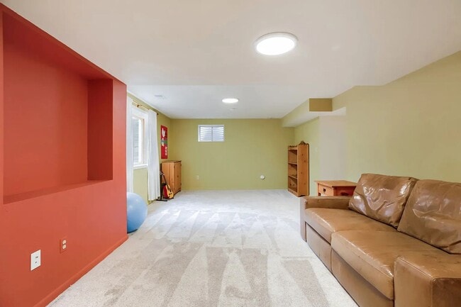 Building Photo - 4556 Apple Way