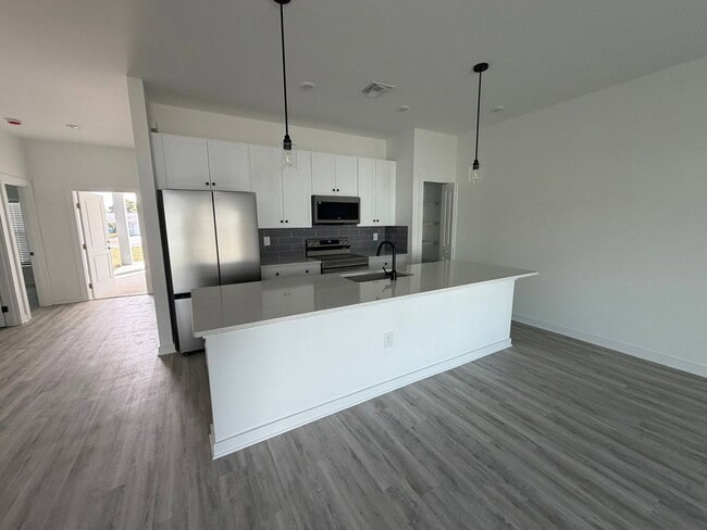 Building Photo - 4617 27th St SW