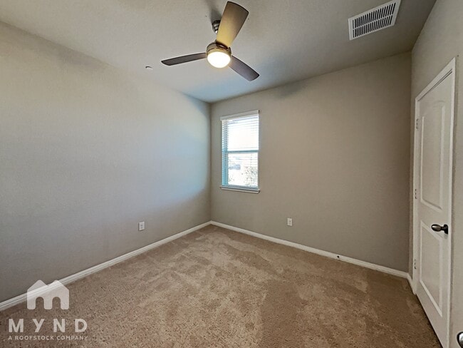Building Photo - 1001 Zodiac Ln
