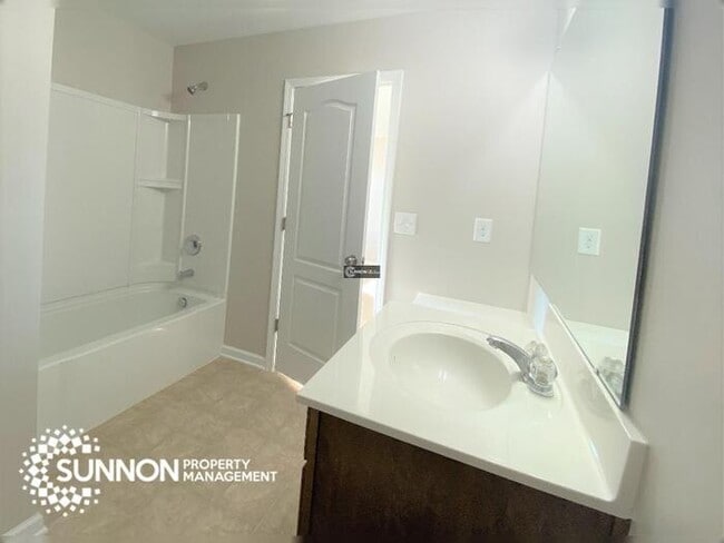 Building Photo - Charming 4 Bed, 3 Bath Home Corner Lot in Indian Trail!