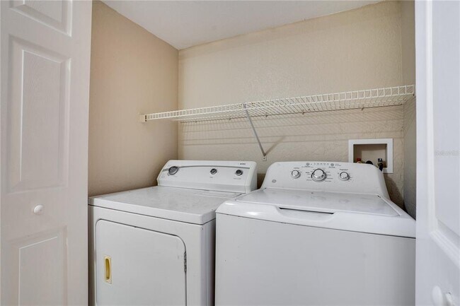 Building Photo - 5028 Sunridge Palms Dr