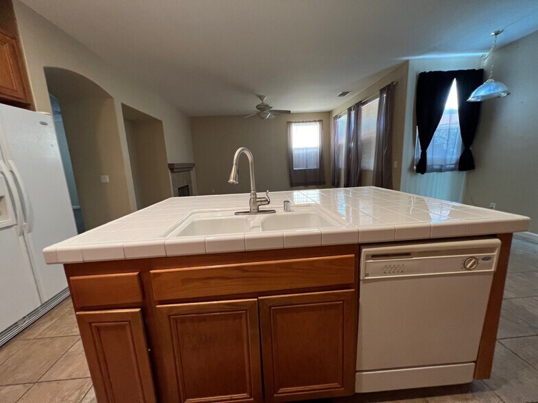 Building Photo - 29762 Northshore St