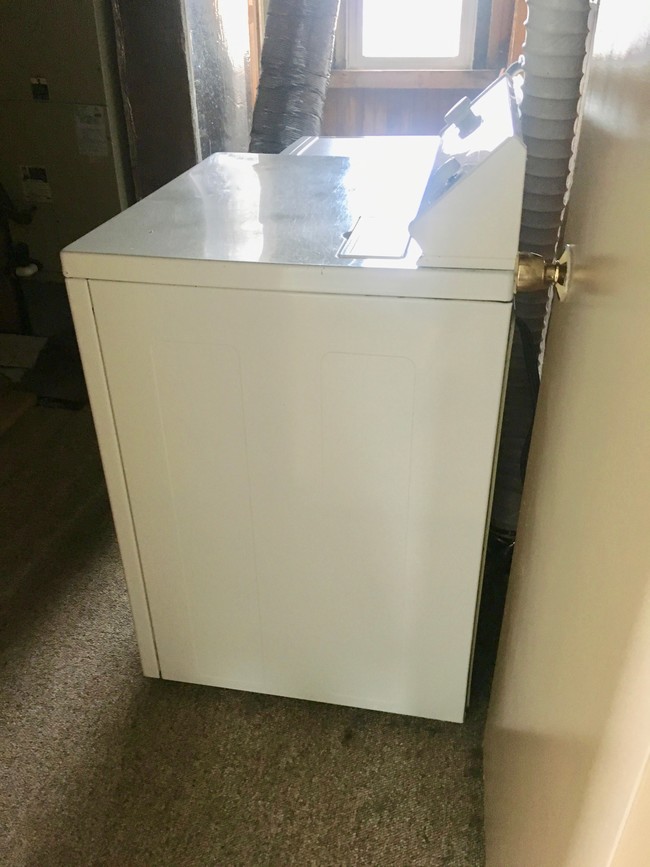 Washer/dryer in unit. - 224 S Franklin St